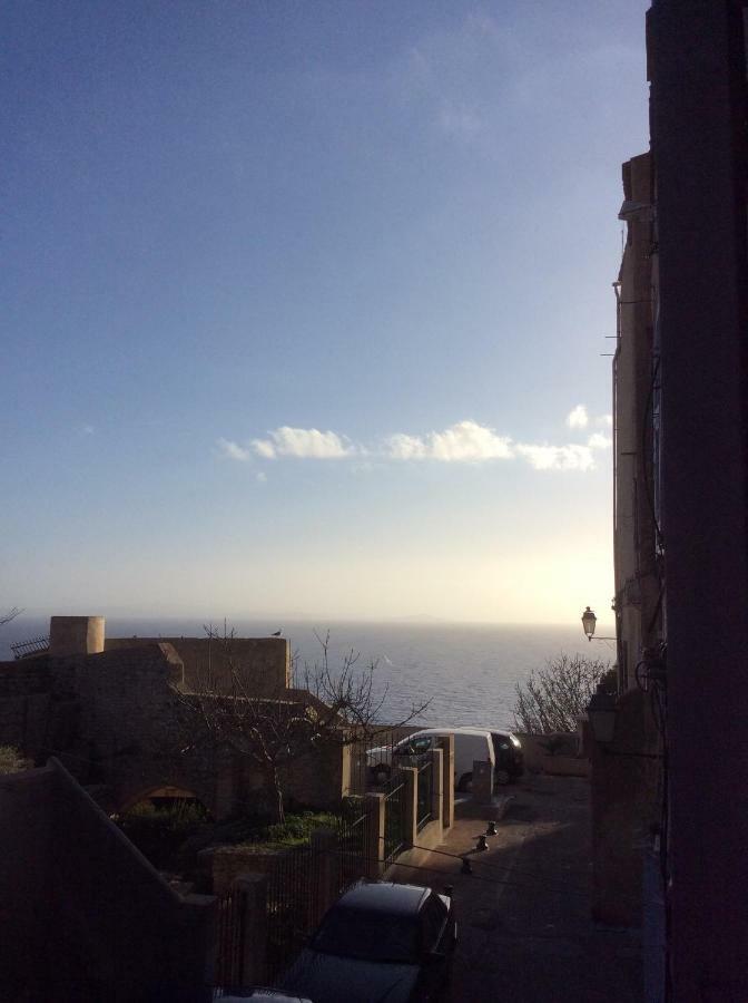 Au Coeur De La Cite Medievale Avec Petite Vue Mer 博尼法乔 外观 照片